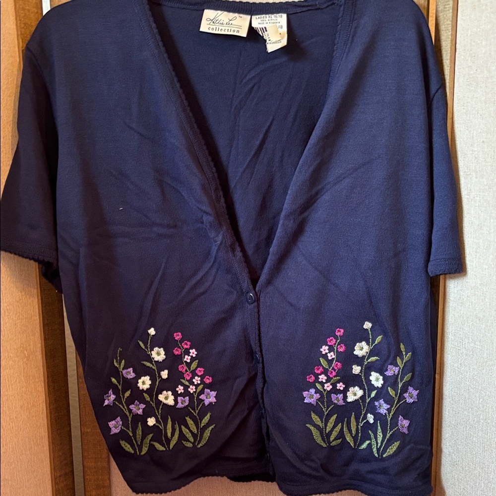 FINAL MARKDOWN Kathie Lee Floral Embroidered short sleeve Navy Cardigan xl